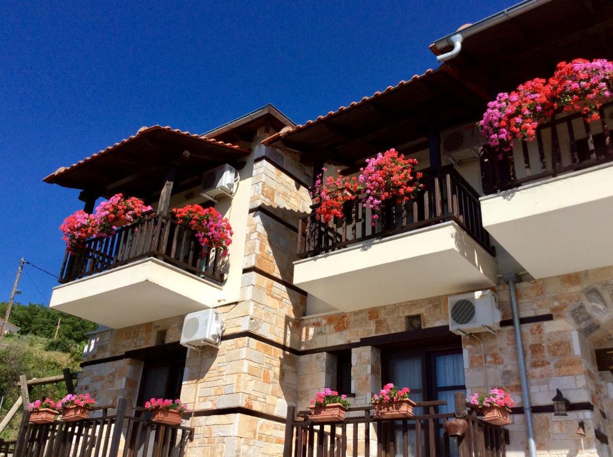 Petrini Gonia Aparthotel Livadherón Bagian luar foto