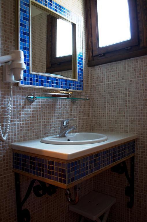 Petrini Gonia Aparthotel Livadherón Ruang foto